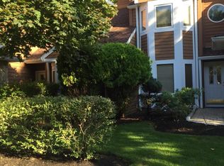 43 Ravenswood Ct, Edison, NJ 08820