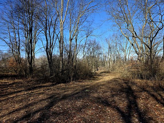 4th image of 2 Mile Rd