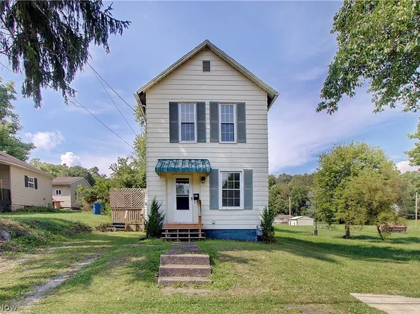 43 Main St, Leetonia, OH 44431