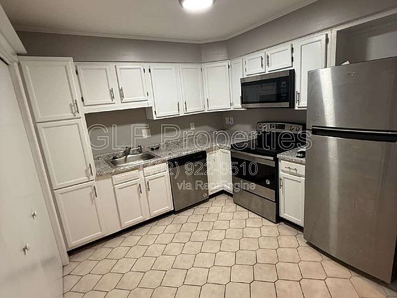 3rd image of 420 Russell Ave