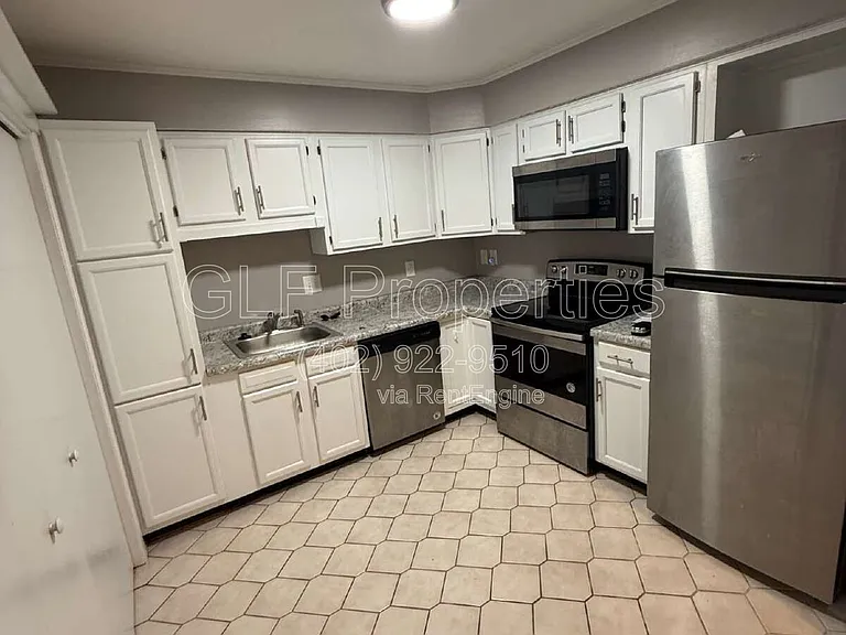 420 Russell Ave — Photo 3