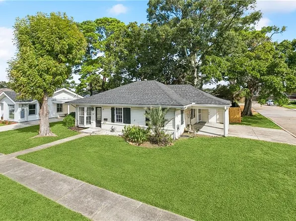 44 Tulip Dr, Gretna, LA 70053