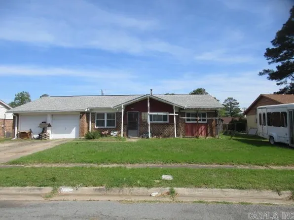 1909 Lucia Ln, Pine Bluff, AR 71601