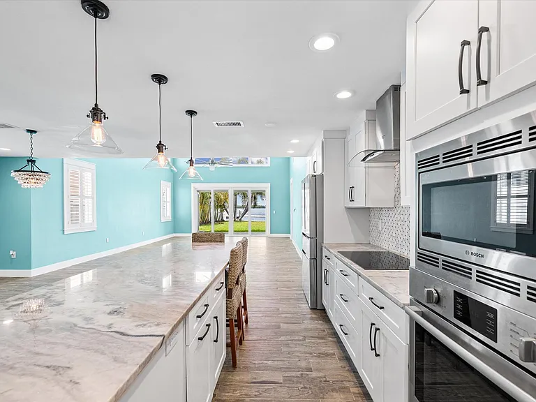 6323 Bayou Grande Blvd NE — Photo 4
