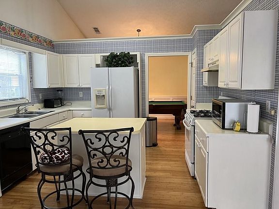 5th image of 1590 Westfield Ct