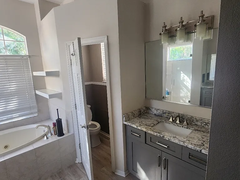 Master Suite Bathroom Rightside
(Sink #1)