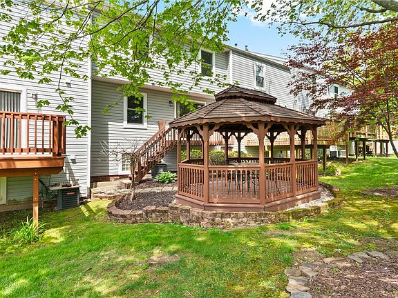 2nd image of 226 Carters Grove Dr