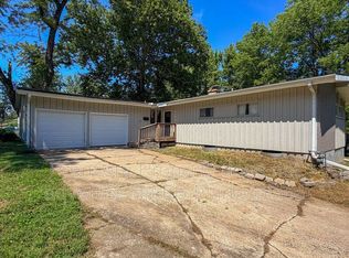 6306 Fairlane Dr, Kansas City, MO 64134