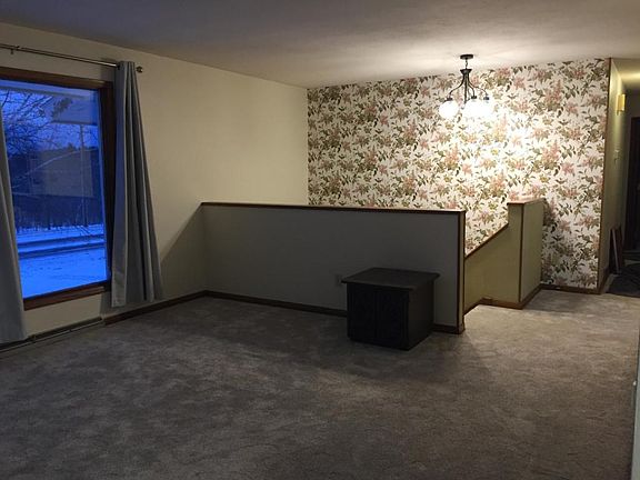 3rd image of 4815 Woodland Ave