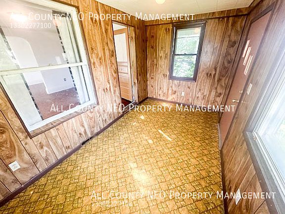 3rd image of 943 Wyley Ave