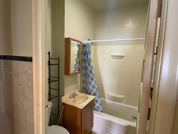 5th image of 1712 Selby Ave