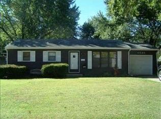 5525 SW 15th St, Topeka, KS 66604