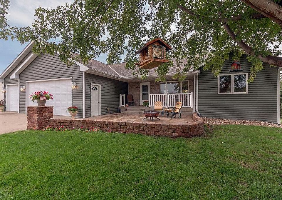 1st image of 200 James Dr