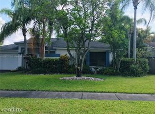 903 Cardinal Pl, Homestead, FL 33035