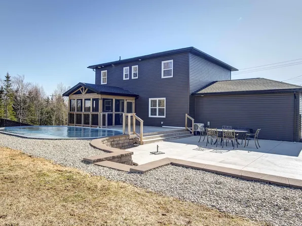 1465 McCabe Lake Dr, Halifax, NS B4E 0P5