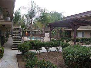 2nd image of 1019 Peach Ave APT 3