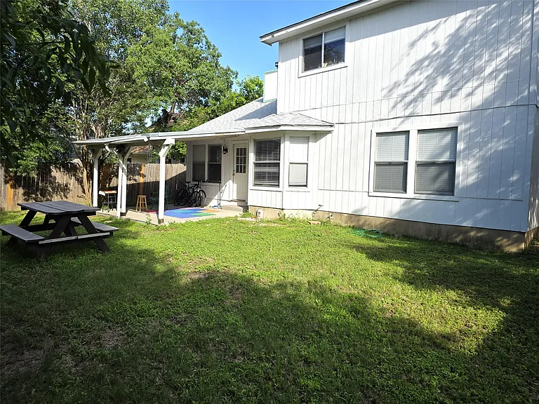 1600 Hollow Tree Blvd — Photo 17