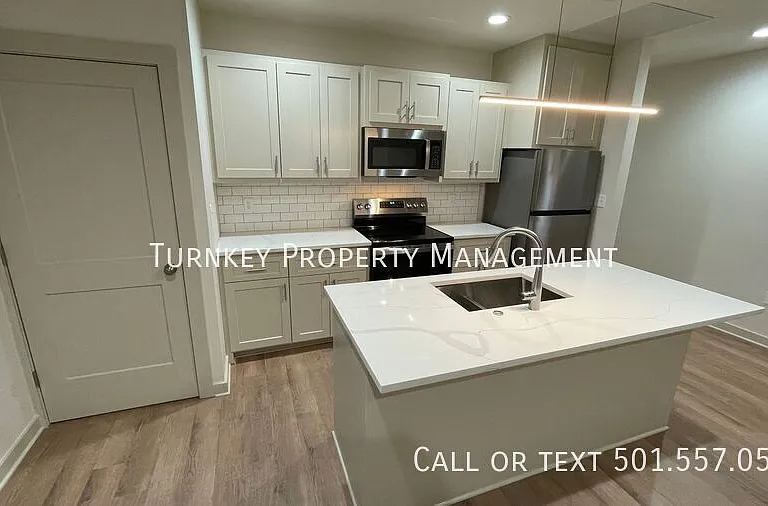 915 North St #4 — Photo 3