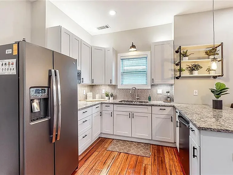 1130 Larosa Ter SW — Photo 10