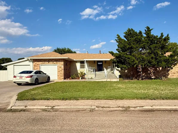 111 N Pershing St, Hooker, OK 73945