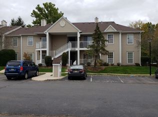 25 Caitlin Ct, Franklin Park, NJ 08823
