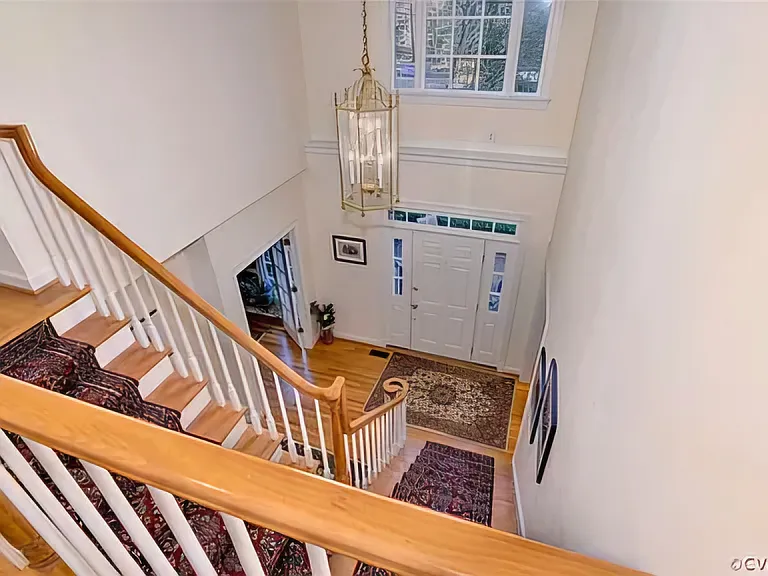 125 Woodmere Ct — Photo 3
