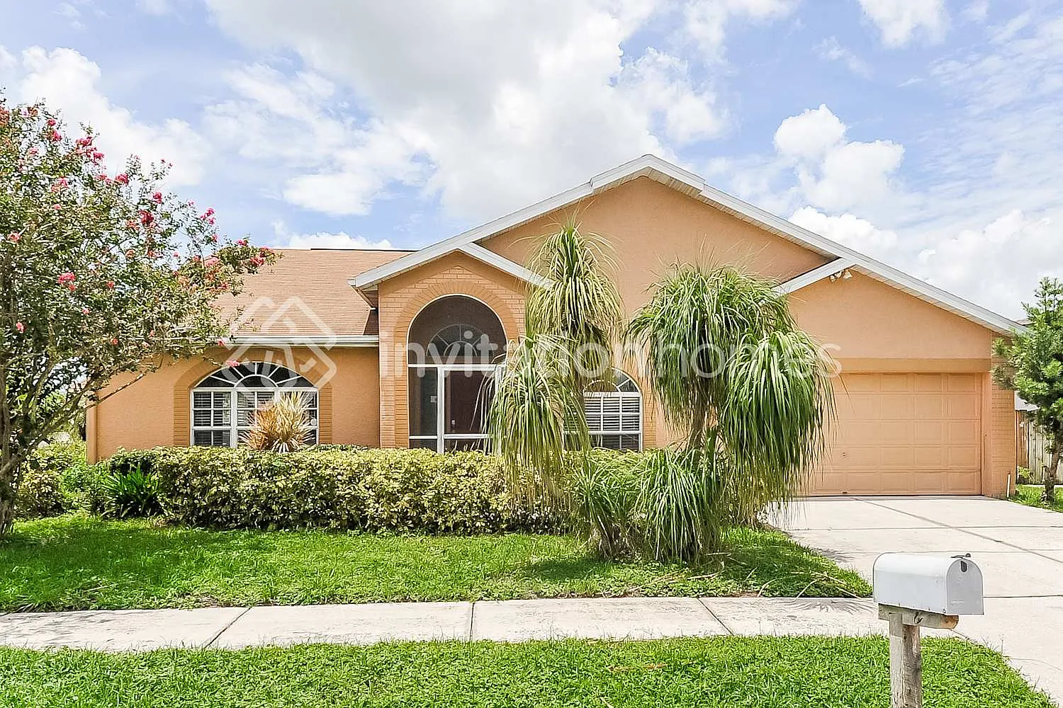 10819 Capstan Lake Dr Riverview, FL 33579 — Photo 1