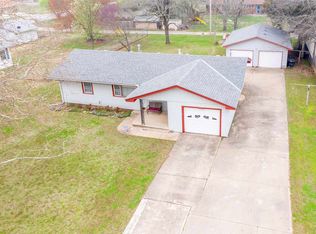 603 N Sumner Ave, Oxford, KS 67119