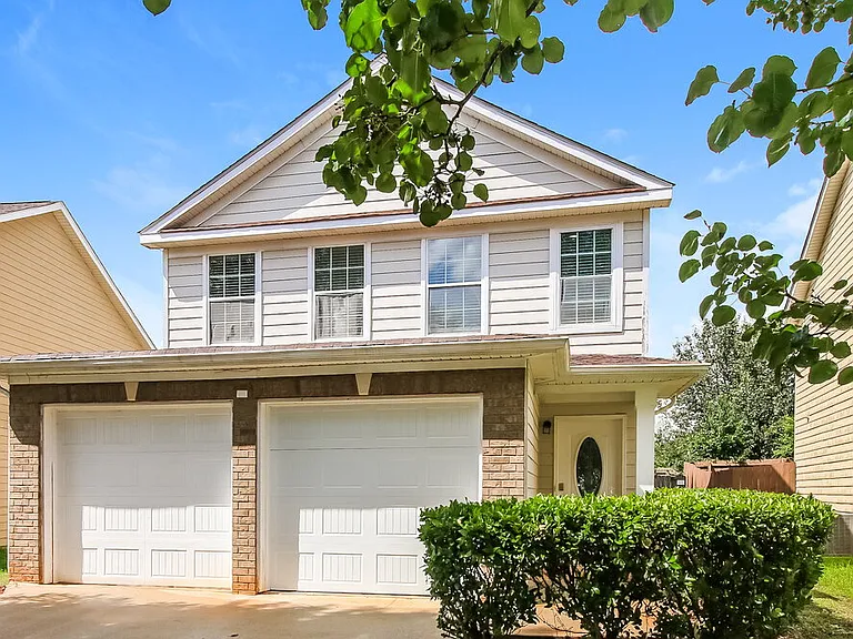 2436 Cornell Cir — Photo 4