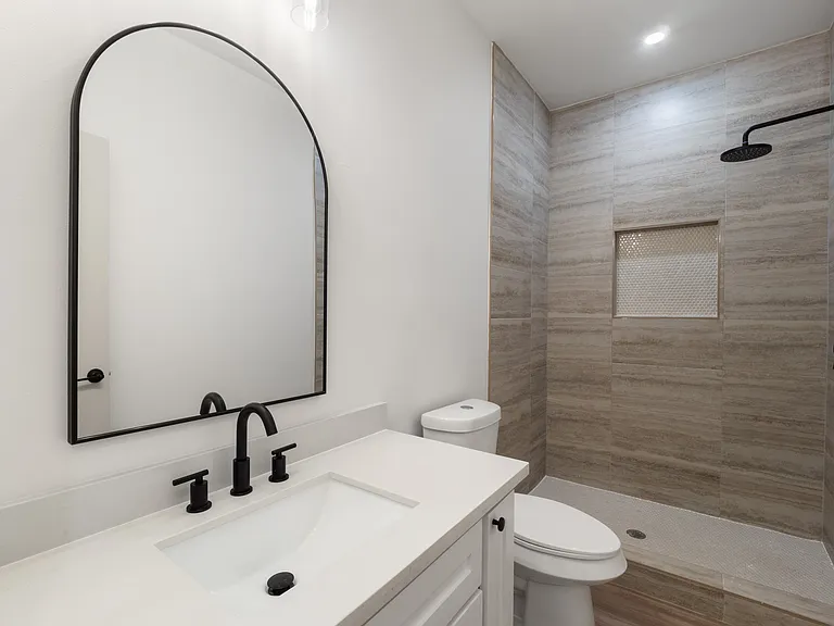 3601 Hidalgo Cir #B — Photo 8