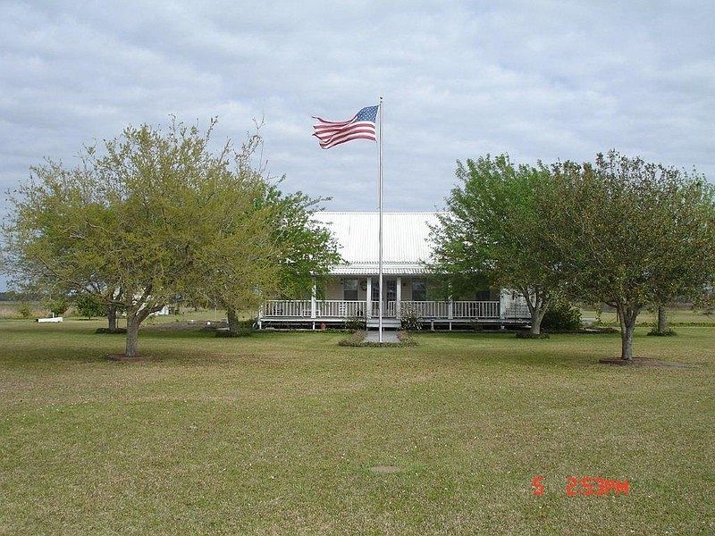 1st image of 301 Cestia Dr