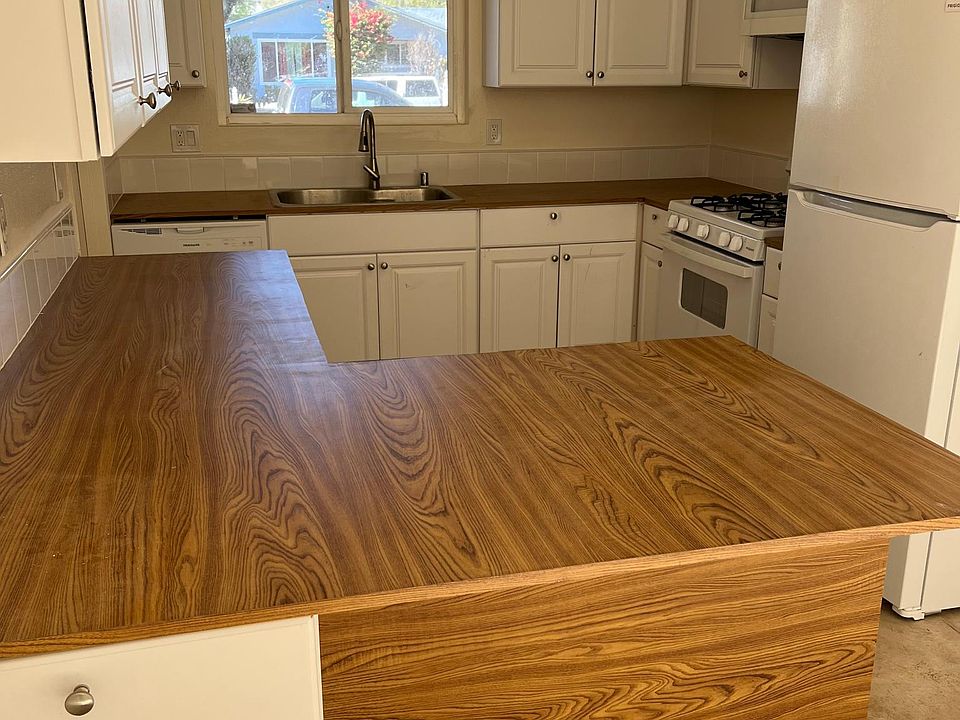 2nd image of 1209 Kent Ave