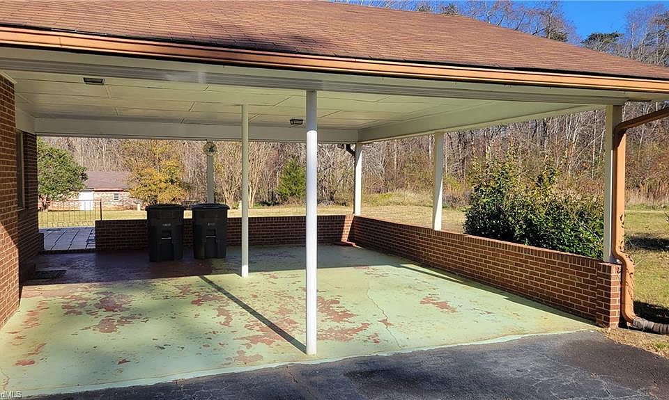 2nd image of 2865 Bethabara Rd