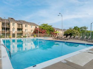 Tysons Crossing, Vienna, VA 22182