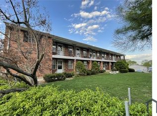 4448 Morganford Rd APT C, Saint Louis, MO 63116