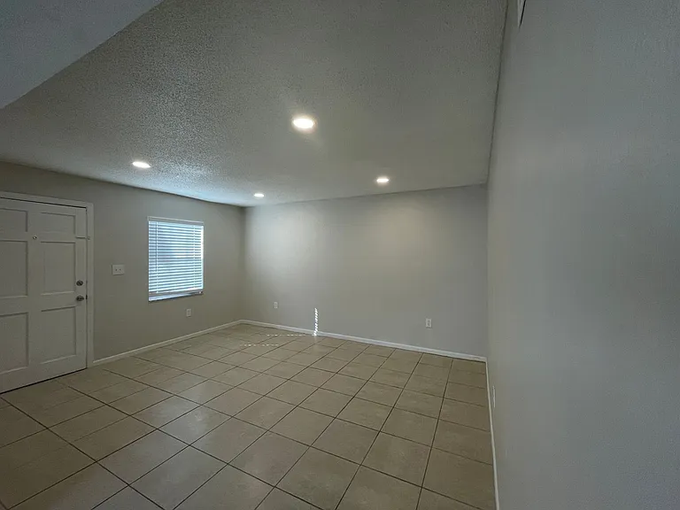 1223 Pamela St — Photo 24
