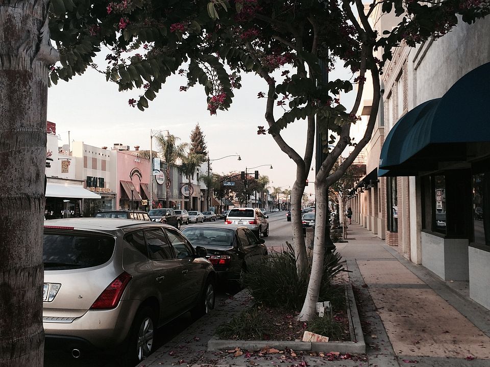 1st image of 16718 Bellflower Blvd