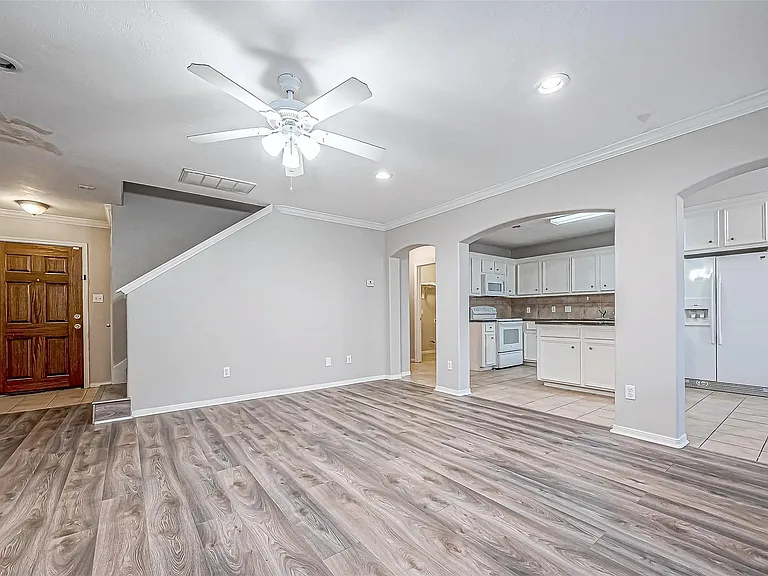 10043 Morocco Rd — Photo 5