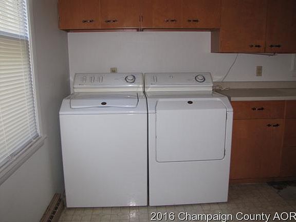 5th image of 105 E Barker St