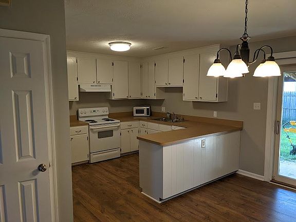 4th image of 1709 Meadow Dr