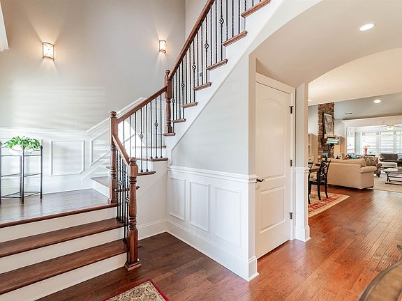2nd image of 4420 Maryweather Ln