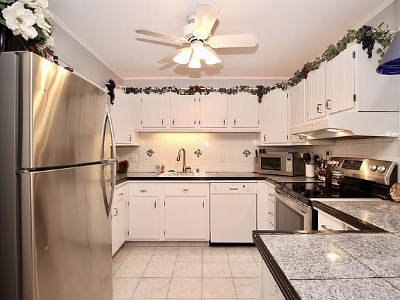 3rd image of 55 Tall Oaks Dr Unit 707