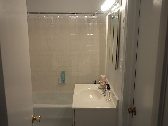 5th image of 1791 White Oak Holw NE