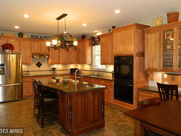 3rd image of 43276 Waverly Ct