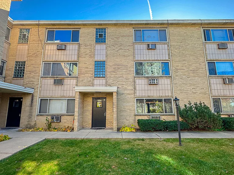 7019 N Ridge Blvd #3D — Photo 1