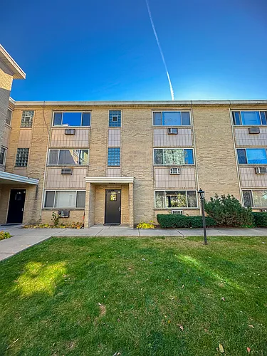 7019 N Ridge Blvd #3D Photo 1