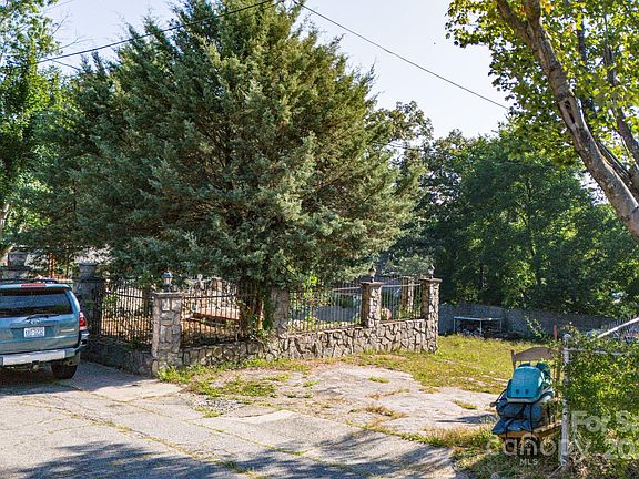 4th image of 63 Vandalia Ave #9 & 10
