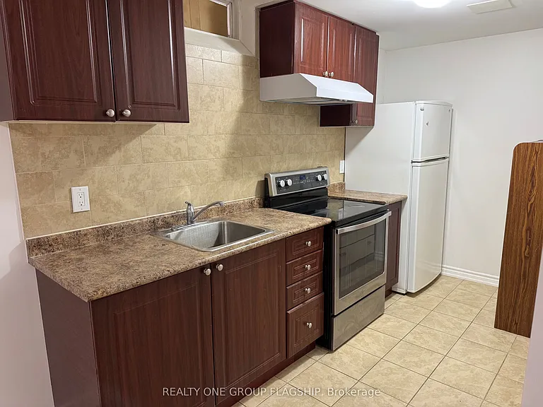 3857 Skyview St #LOWER — Photo 5