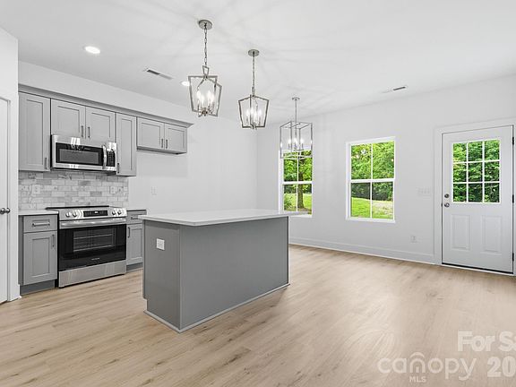 4th image of 2021 Hart Rd