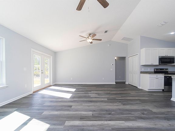 4th image of 10690 Carpenter Ave